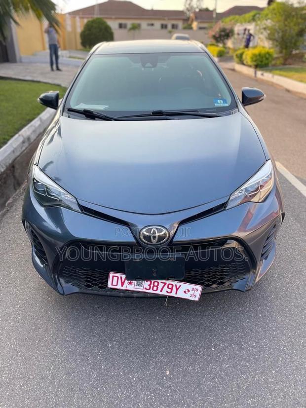 Toyota Corolla XSE (1.8L 4cyl 2A) 2018 Gray