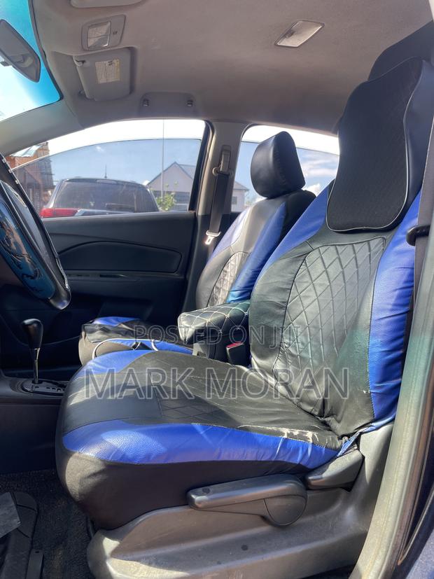 Toyota Yaris 2010 Blue