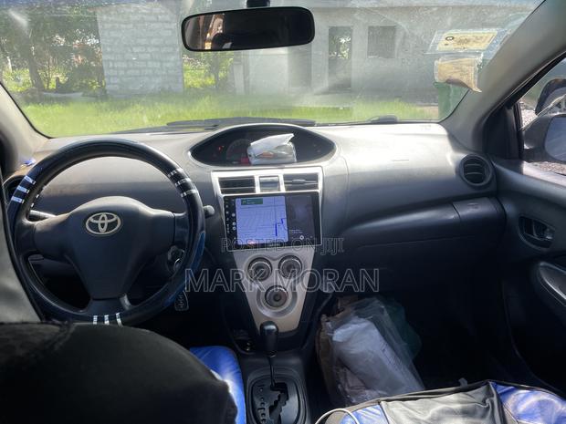 Toyota Yaris 2010 Blue