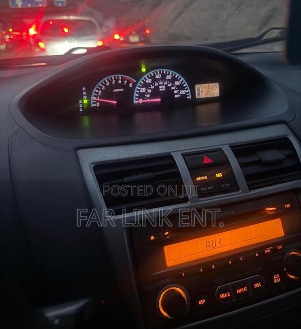 Toyota Yaris 2012 Black