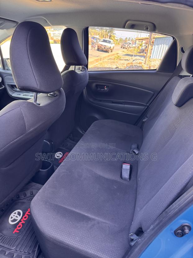 Toyota Vitz 1.5 FWD 5dr 2015 Blue