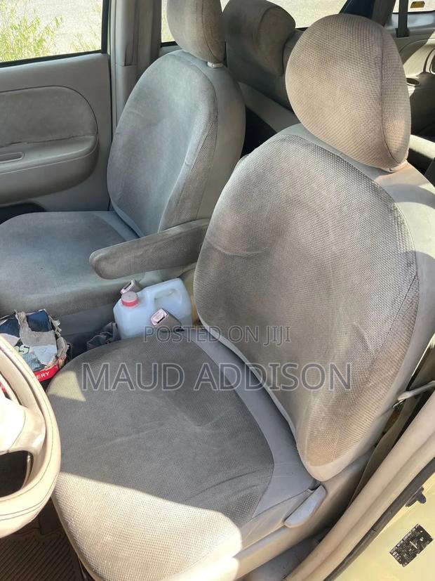 Toyota Sienta 1.5 FWD 2009 Yellow