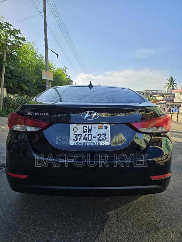 Hyundai Elantra Limited Sedan FWD (1.8L 4cyl 6A) 2016 Black