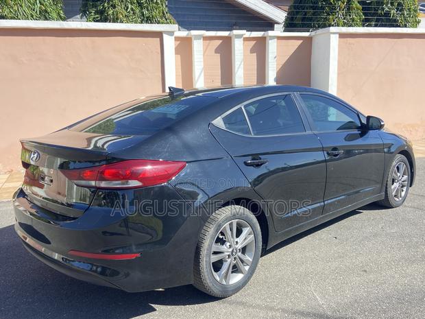 Hyundai Elantra 2017 Black