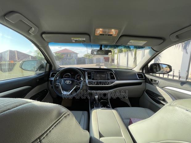 Toyota Highlander 2016 Silver