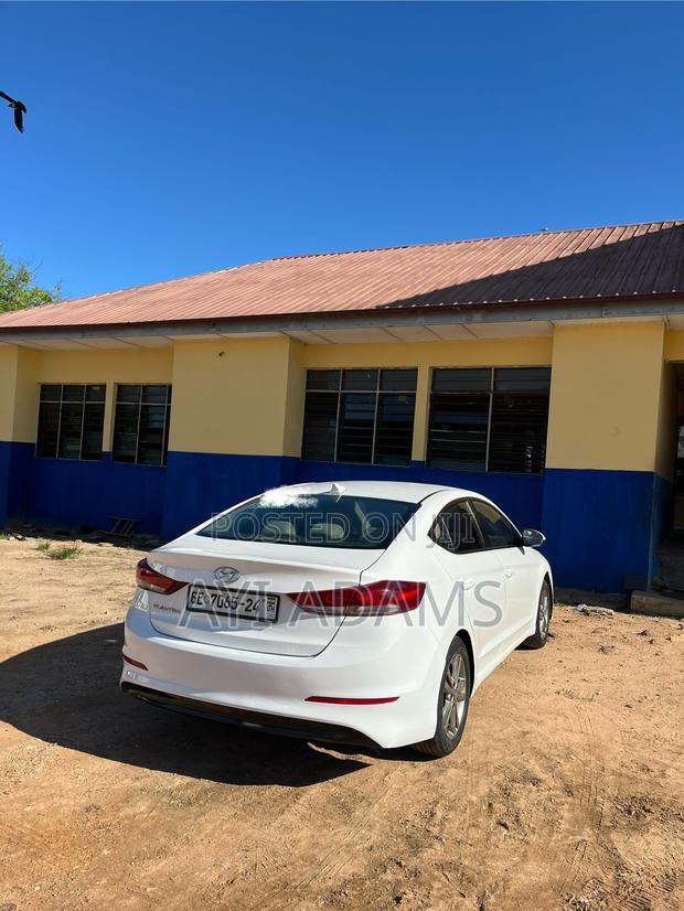 Hyundai Elantra Limited 2018 White