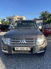 Mitsubishi Pajero 3.8 V6 GLS/GLX 2010 Gray for sale