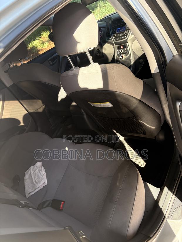 Hyundai Elantra Limited Sedan FWD (1.8L 4cyl 6A) 2016 Silver