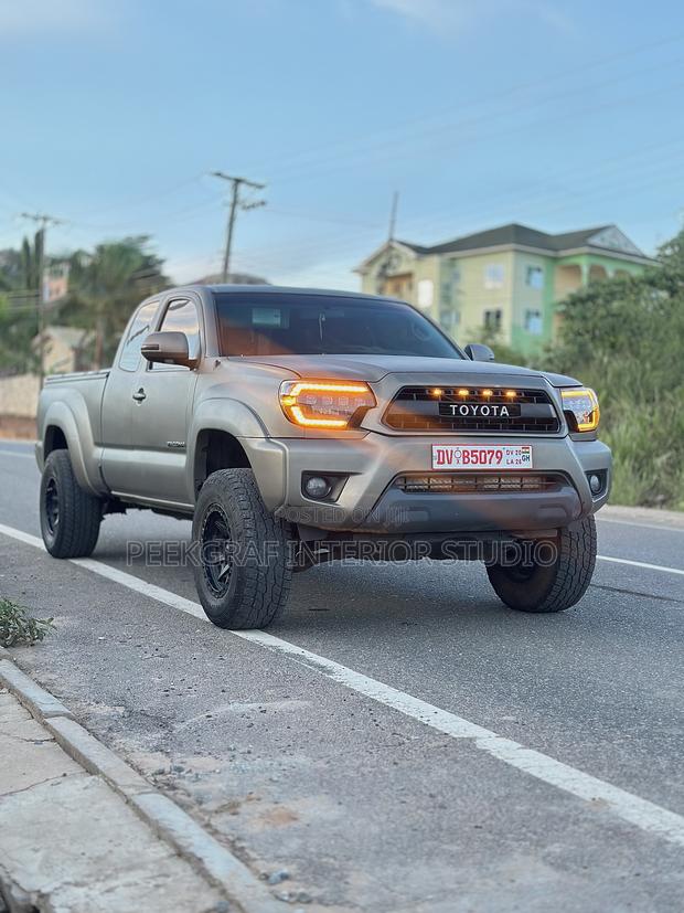 Toyota Tacoma 4dr Access Cab 4WD 6.1 ft. SB (2.7L 4cyl 4A) 2015 Gray
