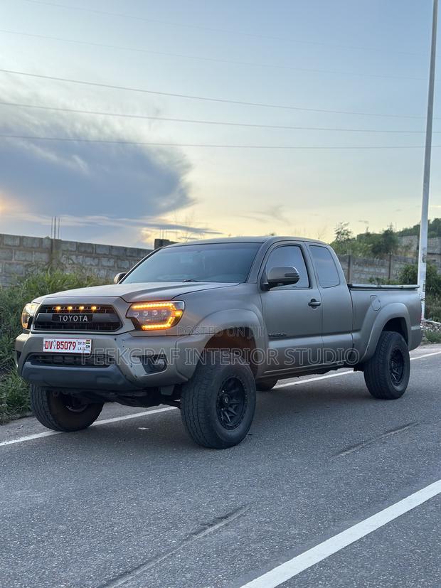 Toyota Tacoma 4dr Access Cab 4WD 6.1 ft. SB (2.7L 4cyl 4A) 2015 Gray