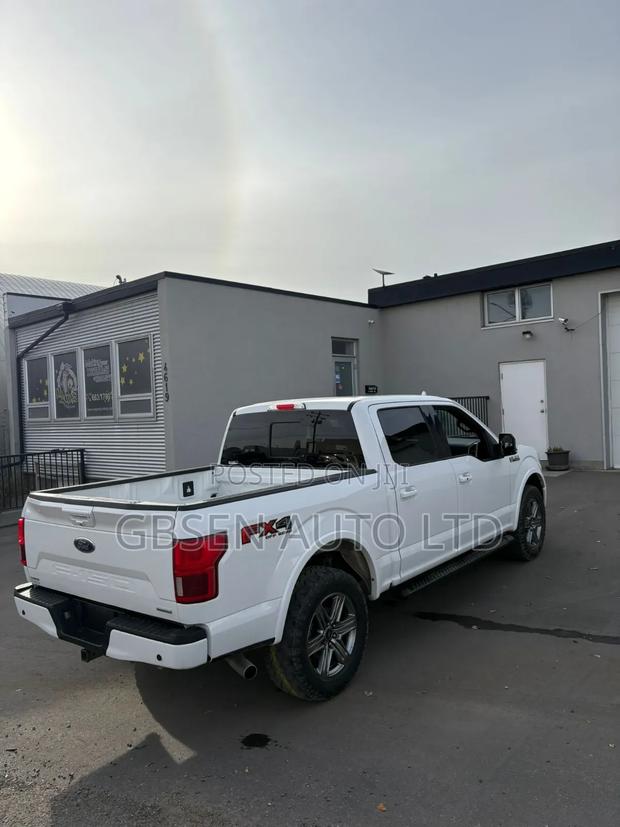 Ford F-150 Lariat 4x4 SuperCrew Cab Styleside 5.5 ft. box 145 in. WB