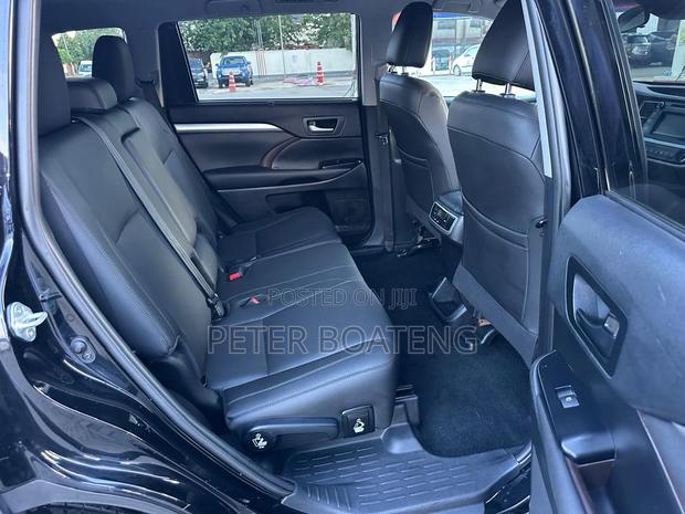 Toyota Highlander LE Plus 2019 Black