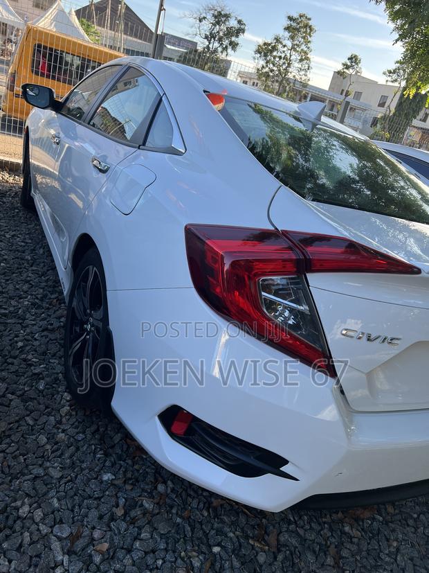 Honda Civic Touring 4dr Sedan (1.5L 4cyl) 2016 White
