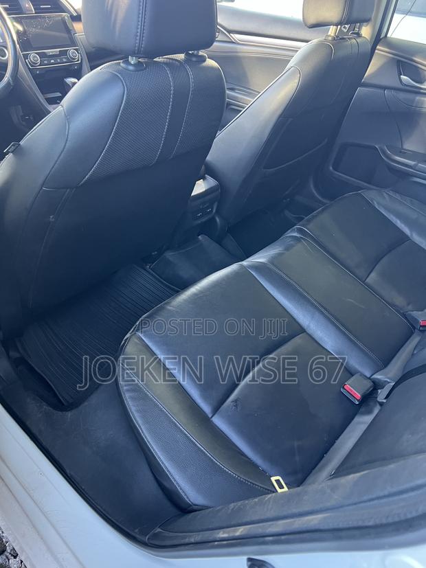 Honda Civic Touring 4dr Sedan (1.5L 4cyl) 2016 White