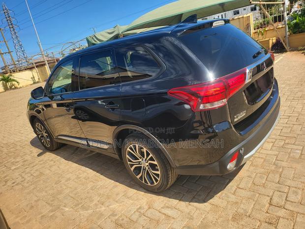 Mitsubishi Outlander LE FWD 2018 Black