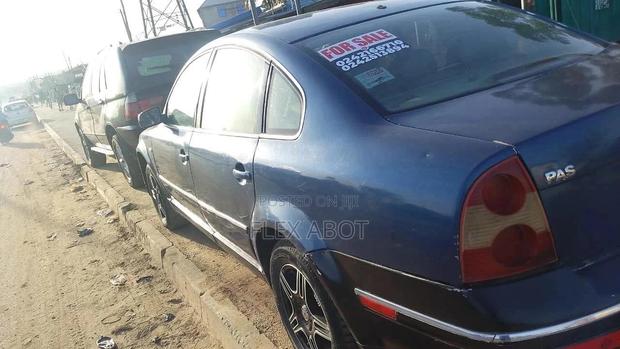 Volkswagen Passat 1.8 T 2004 Blue