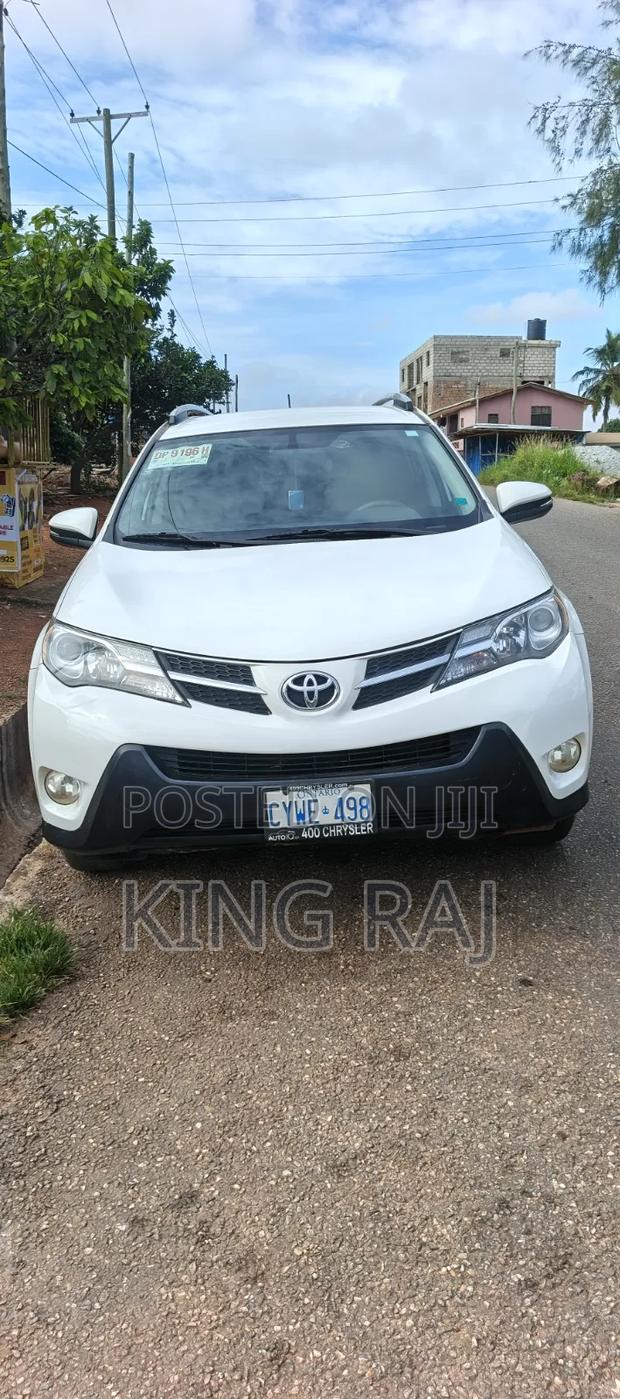 Toyota RAV4 LE 4dr SUV (2.5L 4cyl 6A) 2015 White
