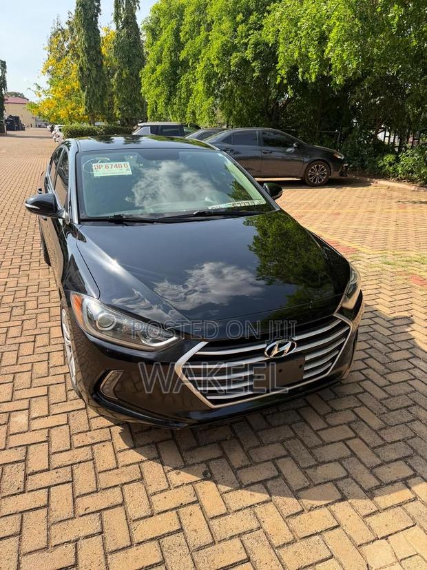 Hyundai Elantra SE Sedan FWD (2.0L 4cyl 6M) 2017 Black