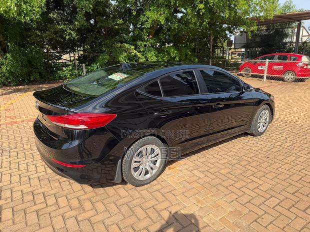 Hyundai Elantra SE Sedan FWD (2.0L 4cyl 6M) 2017 Black