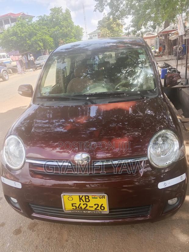 Toyota Sienta 1.5 FWD 2013 Brown