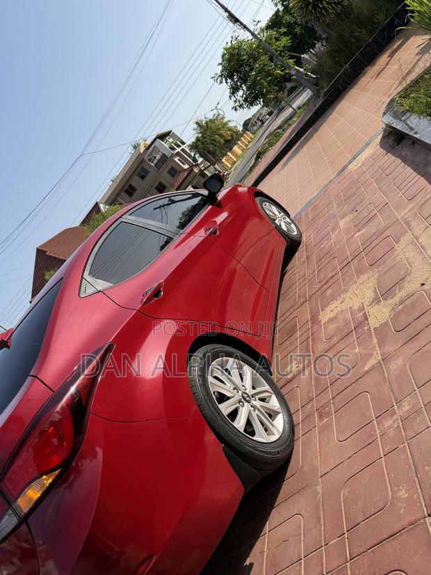 Hyundai Elantra 2015 Red