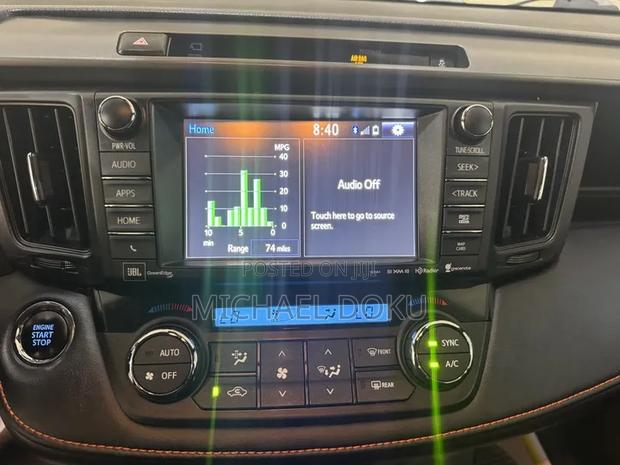 Toyota RAV4 SE 4dr SUV AWD (2.5L 4cyl 6A) 2018 Red