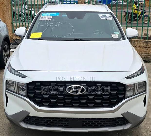 Hyundai Santa Fe SE 2023 Off white