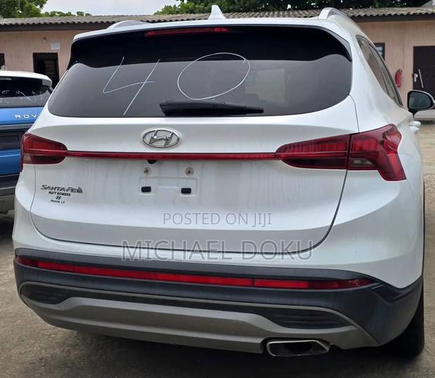 Hyundai Santa Fe SE 2023 Off white