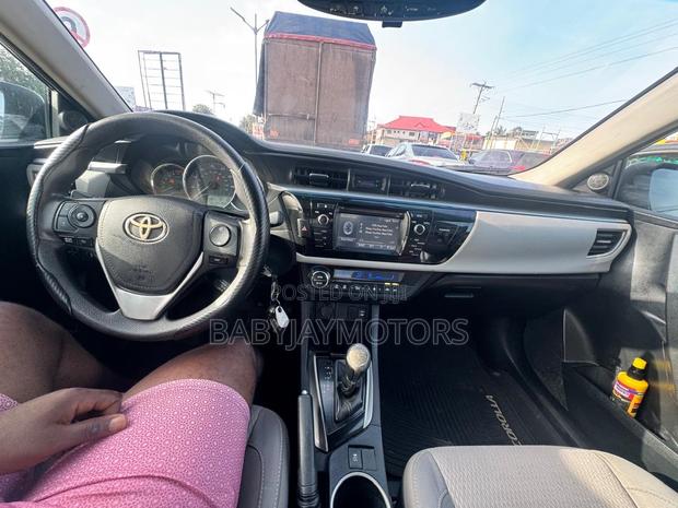 Toyota Corolla L 4dr Sedan (1.8L 4cyl 4A) 2015 Gray