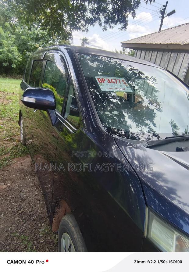 Toyota Voxy 2010 Purple