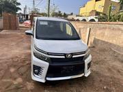Toyota Voxy 2015 White for sale