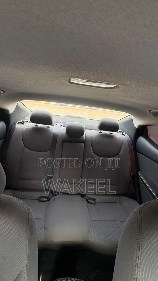 Hyundai Elantra SE Sedan FWD (1.8L 4cyl 6A) 2016 Gray