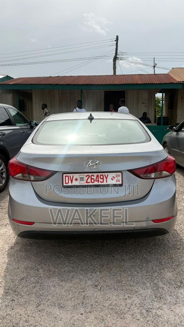 Hyundai Elantra SE Sedan FWD (1.8L 4cyl 6A) 2016 Gray