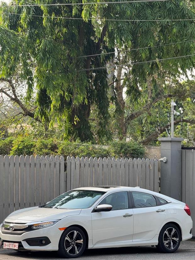 Honda Civic Touring 4dr Sedan (1.5L 4cyl) 2016 White