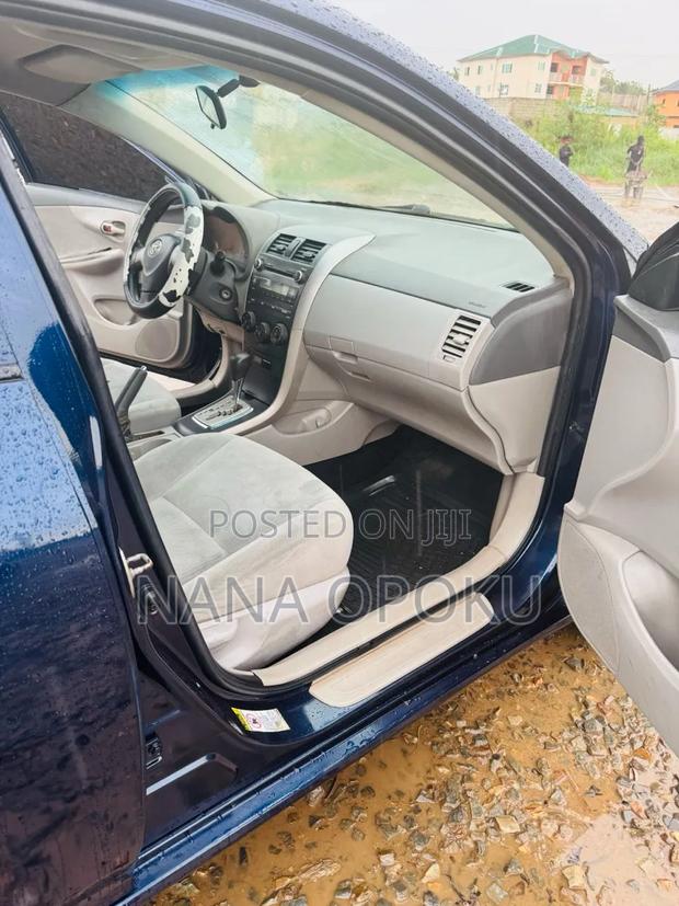 Toyota Corolla 2010 Blue