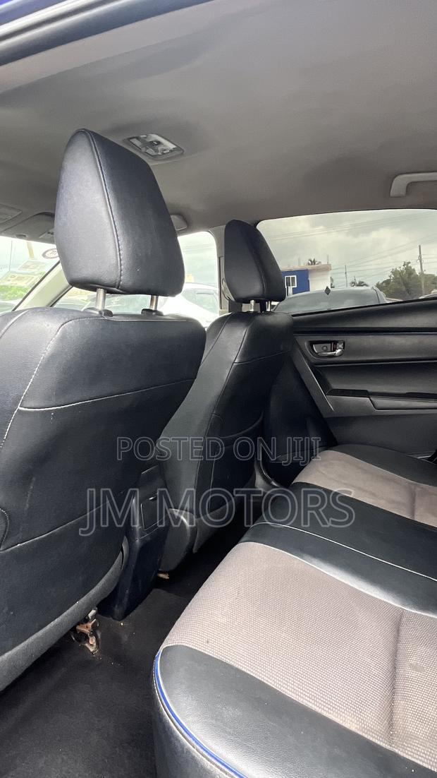 Toyota Corolla SE 4dr Sedan (1.8L 4cyl CVT) 2017 Blue