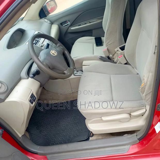 Toyota Yaris 2010 Red