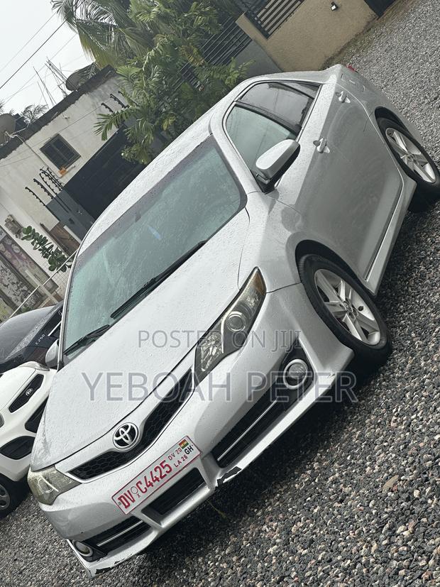 Toyota Camry 2014 Silver