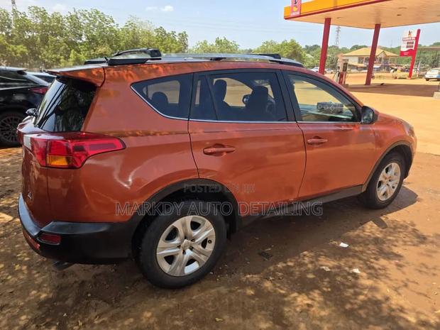 Toyota RAV4 2015 Gold