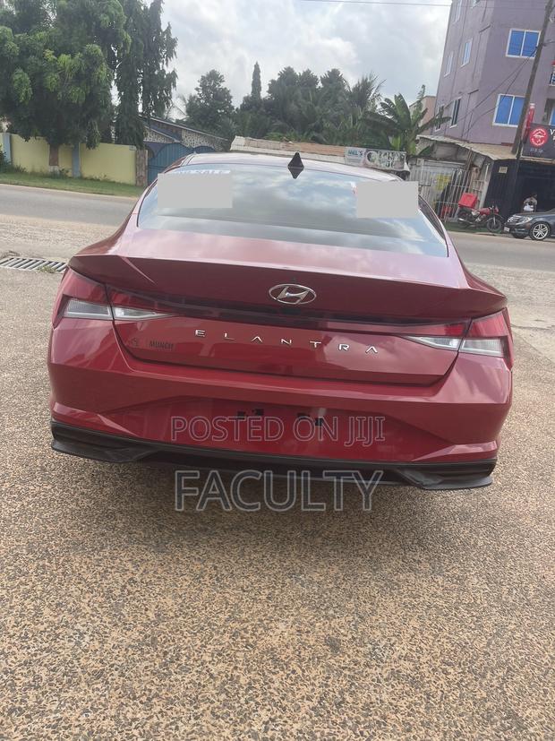 Hyundai Elantra Limited 2021 Red