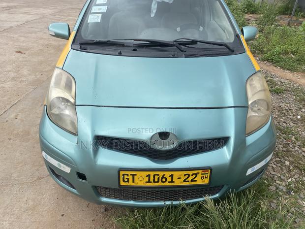 Toyota Vitz 1.5 FWD 5dr 2010 Green