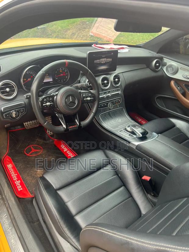 Mercedes-Benz C300 2016 Yellow