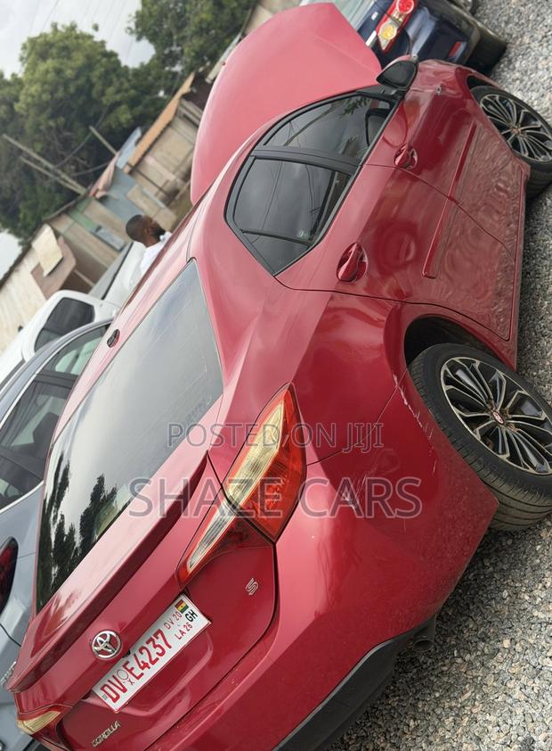Toyota Corolla 2018 Red