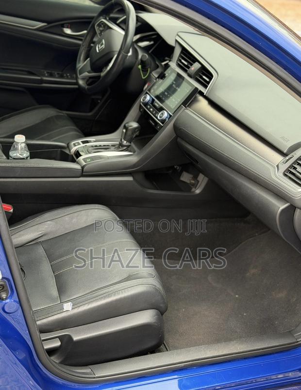 Honda Civic 2019 Blue