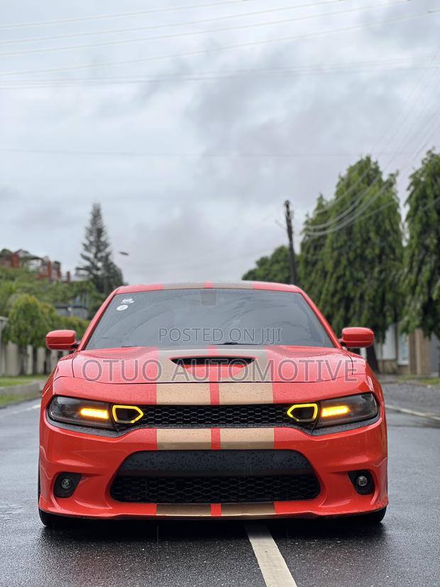 Dodge Challenger R/T Scat Pack RWD 2019 Orange