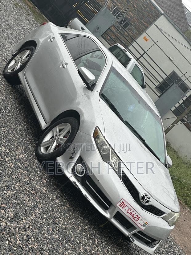 Toyota Camry 2014 Silver