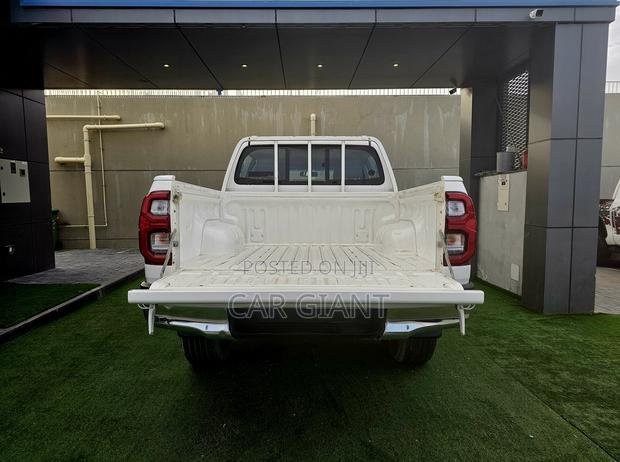 Toyota Hilux SR5 4x4 2019 White