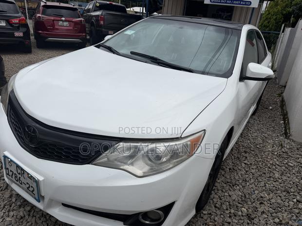 Toyota Camry 2014 White