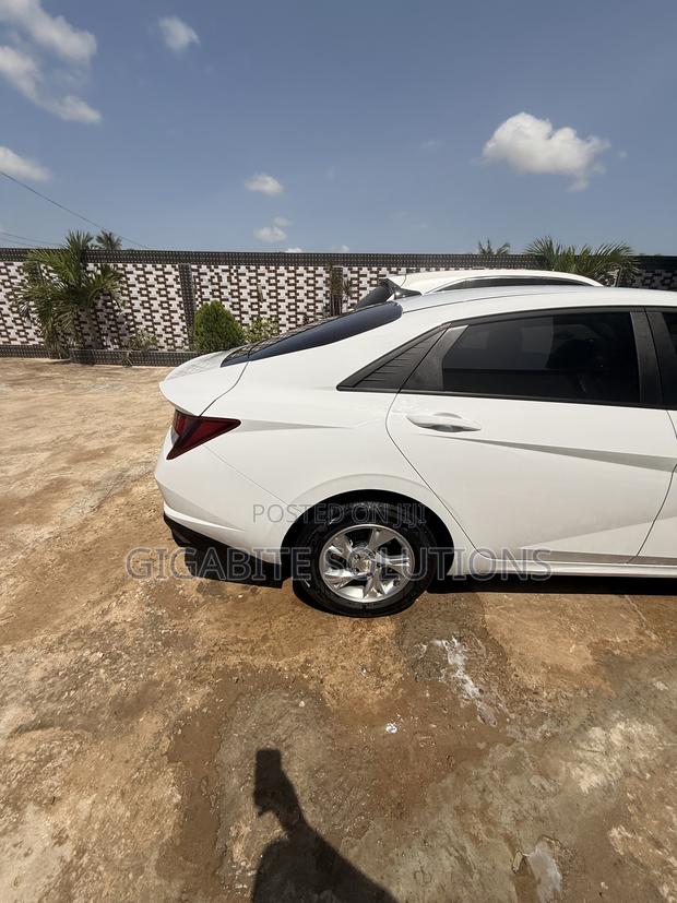 Hyundai Elantra SEL 2022 White