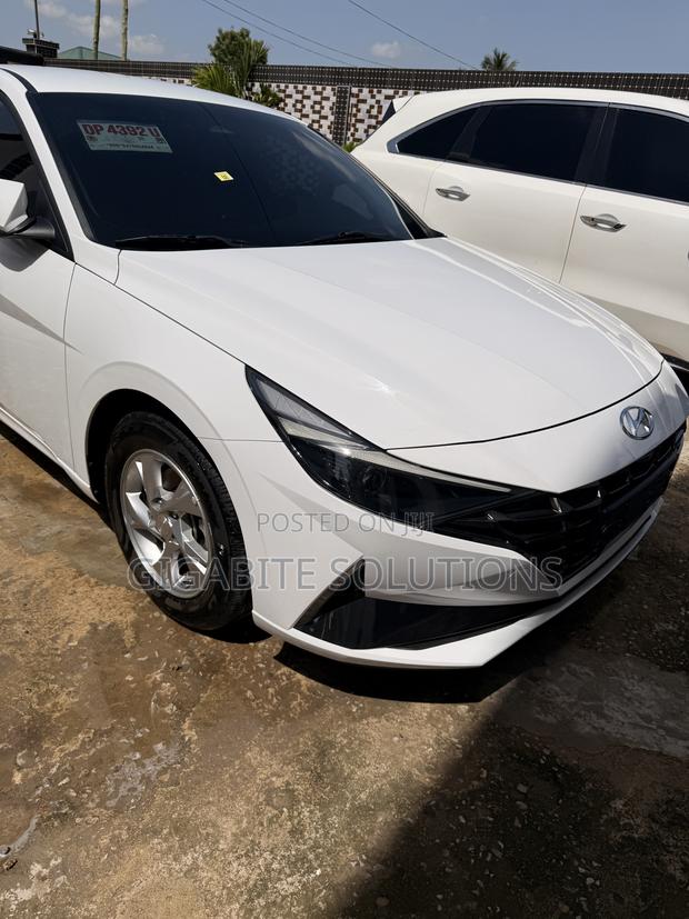 Hyundai Elantra SEL 2022 White